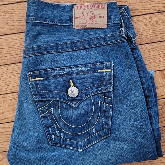 True Religion Pants - True Religion Riley Shorts - Size 26